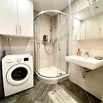 Апартаменты The Ivory Tower With Free Parking Прага