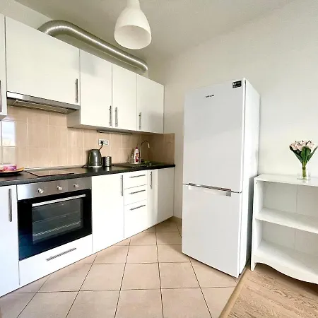 The Ivory Tower With Free Parking * Praga
