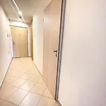 The Ivory Tower With Free Parking Apartment *